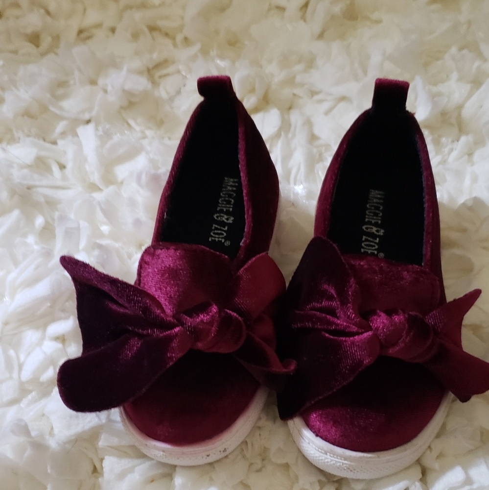 Maggie & Zoe toddler size 7 shoes